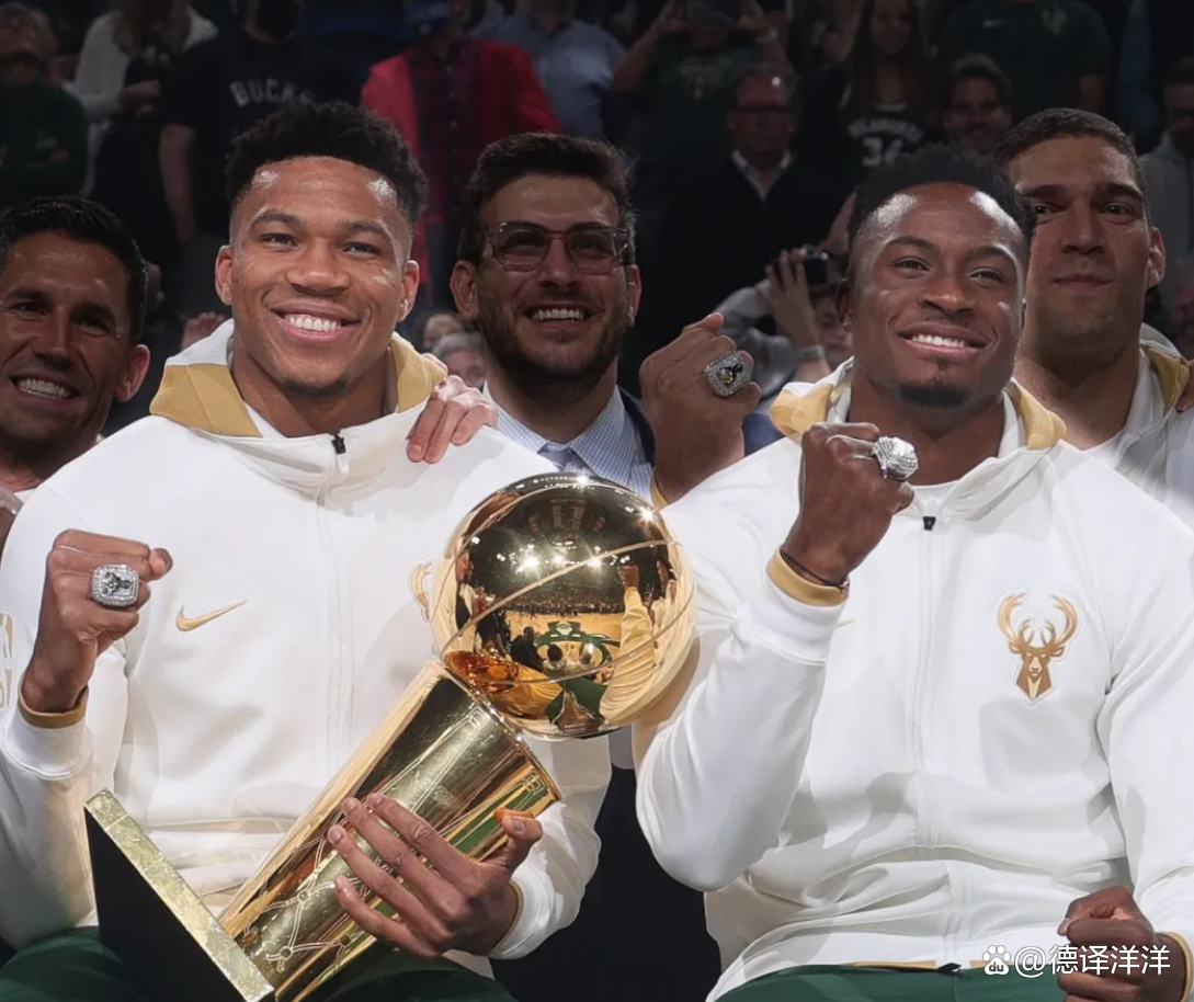 包含2021年的今天,字母哥总决赛轰50分助雄鹿夺冠并荣膺FMVP的词条 包含2021年的今天,字母哥总决赛轰50分助雄鹿夺冠并荣膺FMVP的词条