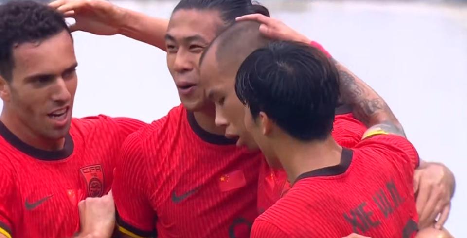 东亚杯-黄政宇首球国足两中门框1-0中国香港获季军的简单介绍