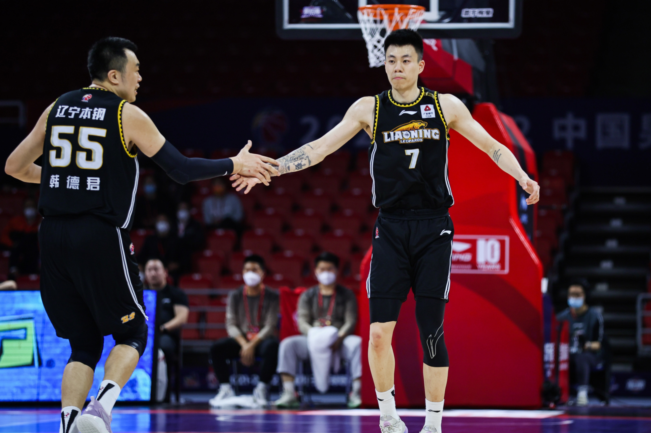 关于CBA精彩纷呈！辽宁意外不敌深圳，连败三场，上海大胜北控显强势的信息