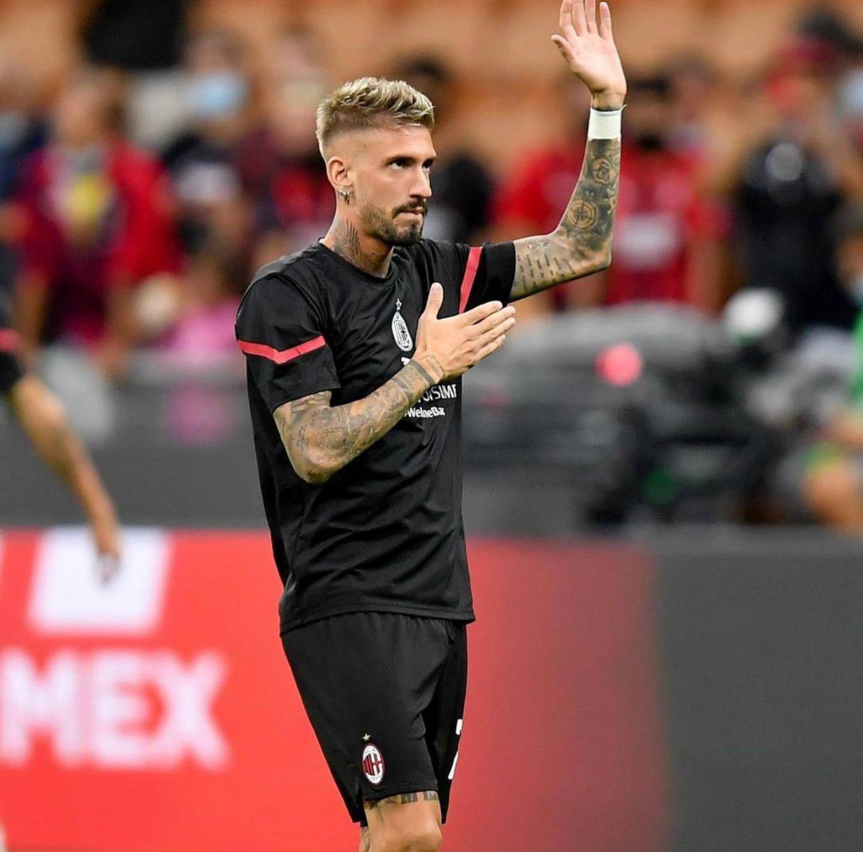 关于米兰为亚沙里转会准备的奖金有200万欧的信息