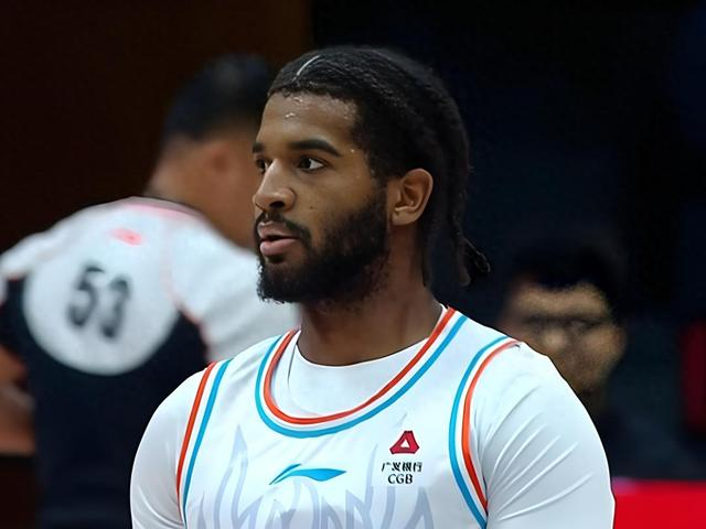 关于曝克里斯拒绝辽宁报价已和山东达成续约协议的信息