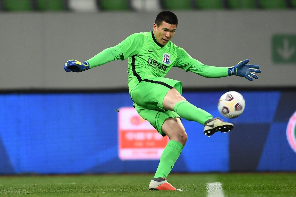 中超官方：阿奇姆彭当选第20轮最佳梅开二度助球队4-1大胜的简单介绍