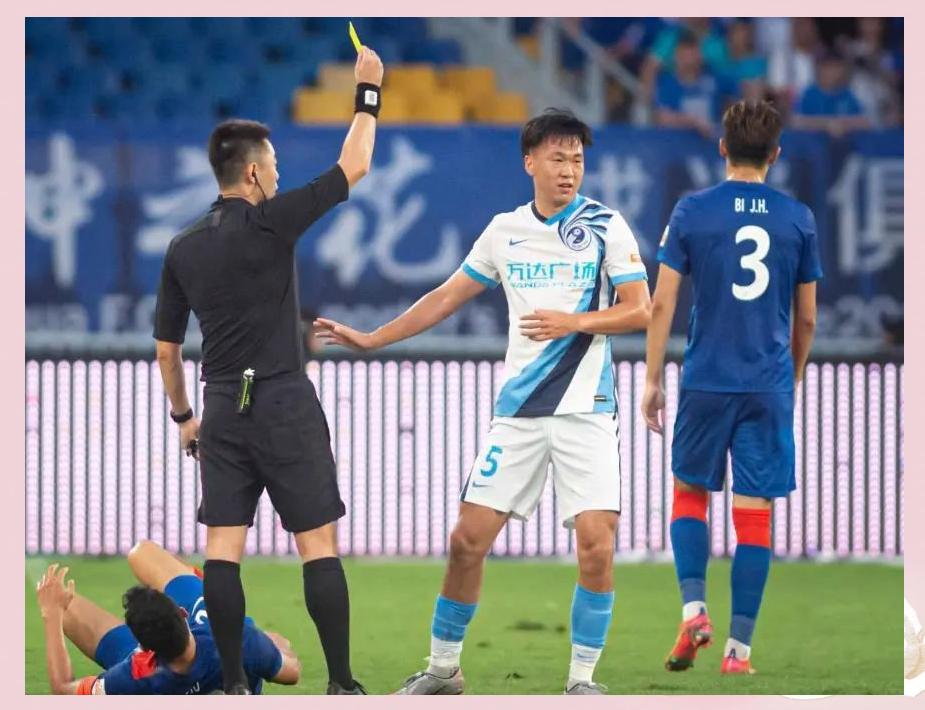 包含申花与主教练斯卢茨基续约新合同至2027年底的词条