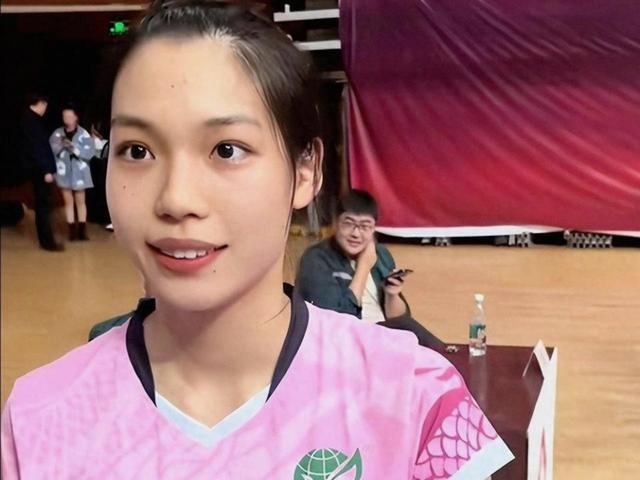 包含世联赛-女排3-2德国决胜局18-16庄宇珊28分的词条