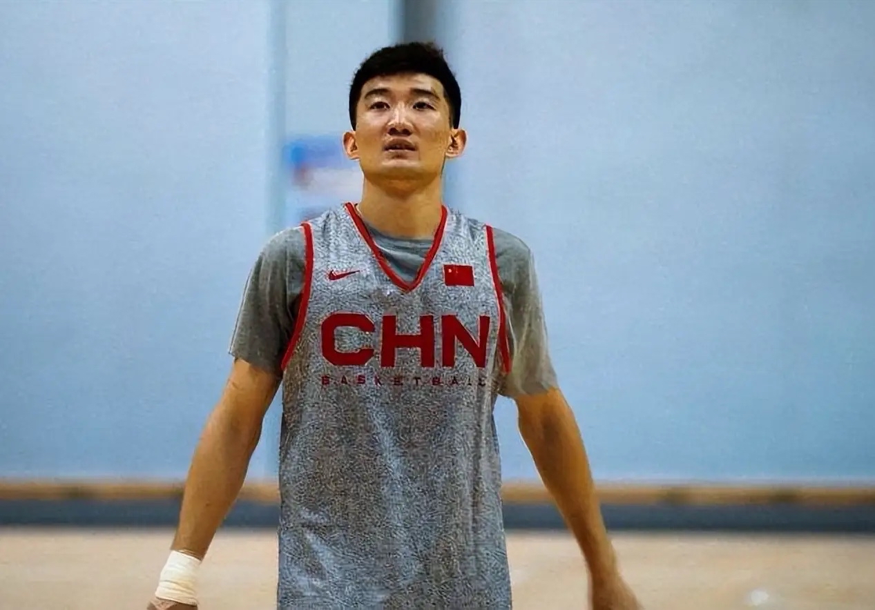 包含CBA第八轮最佳阵容:新疆队长两双孙铭徽入选的词条 包含CBA第八轮最佳阵容:新疆队长两双孙铭徽入选的词条