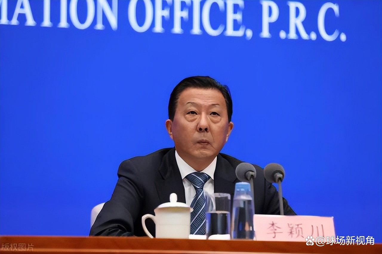 喜讯！54岁的新高洪波重返中国足坛执教，新东家已官宣他加盟的简单介绍