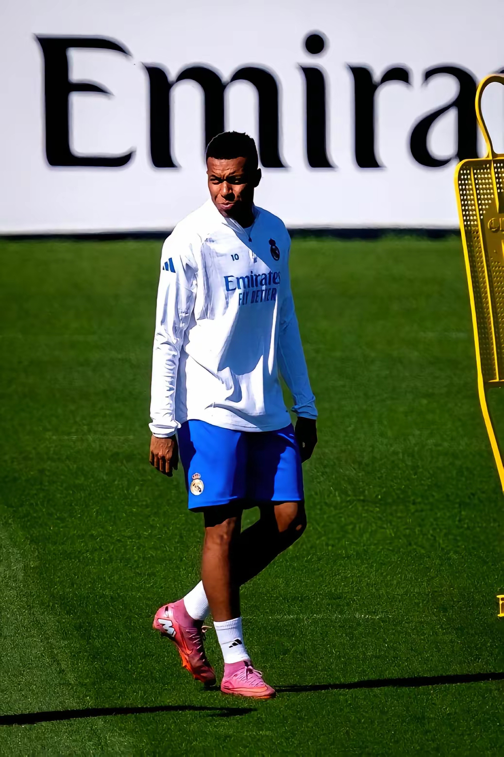 皇马前体能教练：姆巴佩受伤，是球队目前体能不佳的直接后果的简单介绍