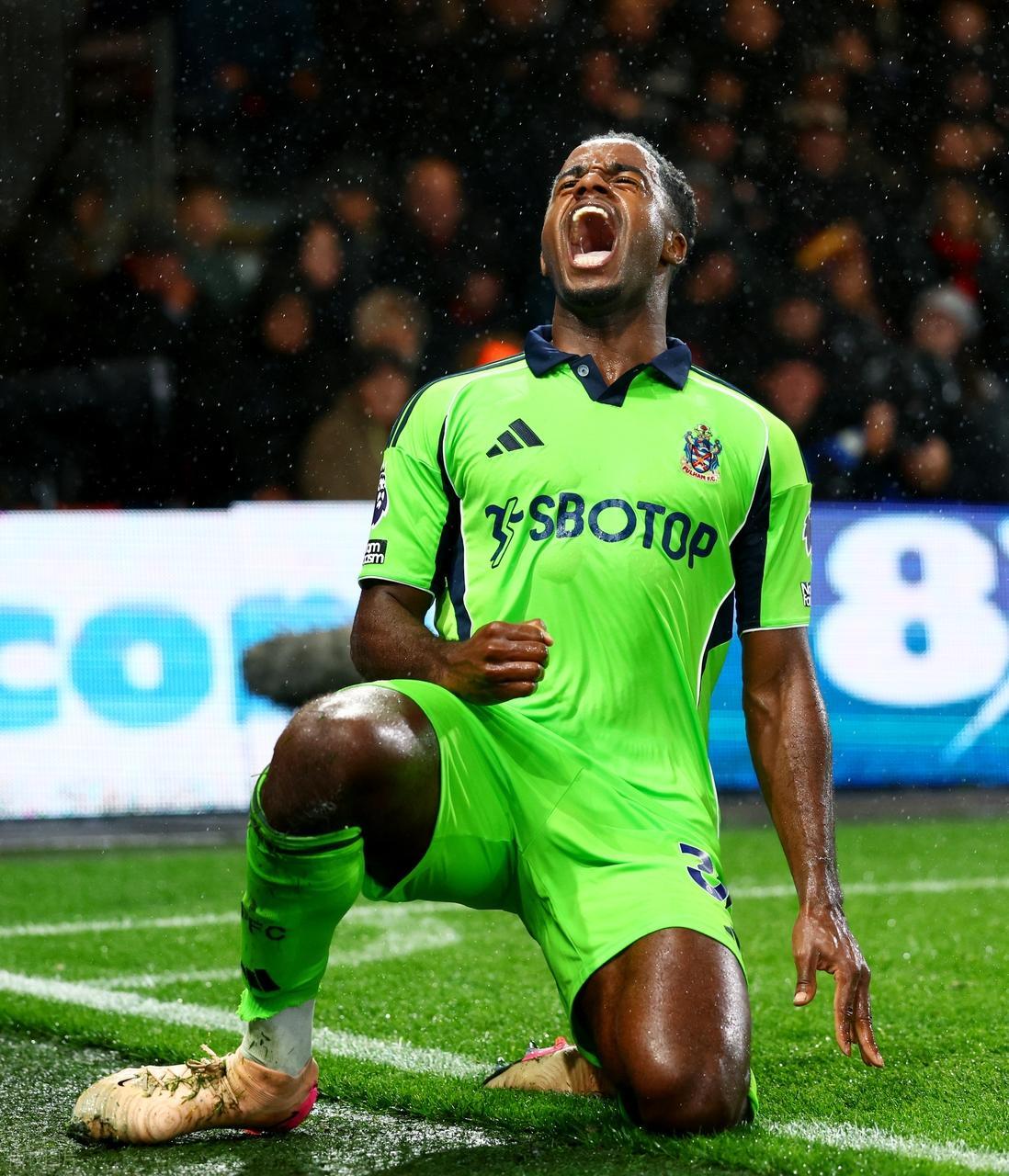 英超最新积分战报：两大豪门意外翻车，阿森纳扩大优势的简单介绍