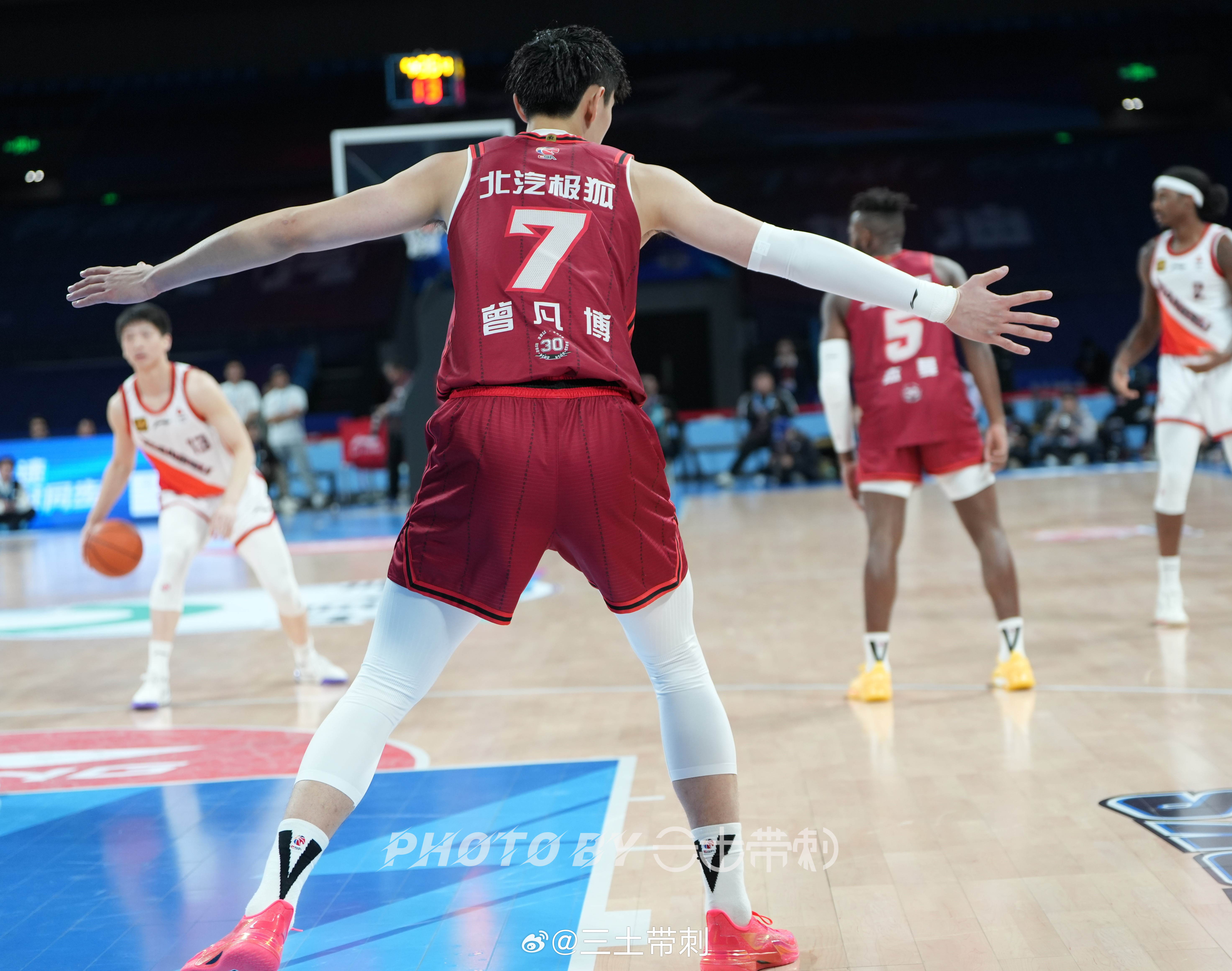 包含江苏男篮总结比赛：球队展现出良好的成长势头与团队凝聚力的词条