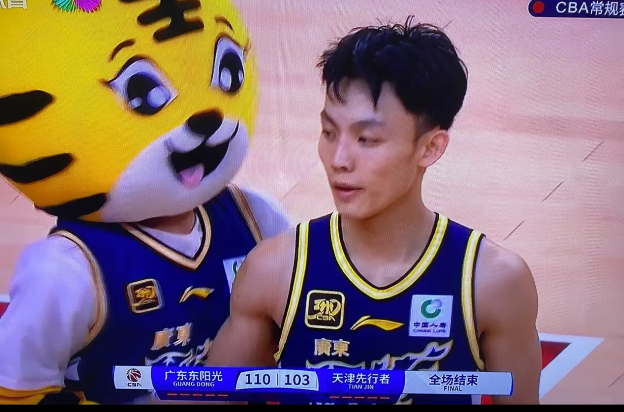 包含辽宁此前向克里斯出过不错的报价，但被他本人拒绝的词条