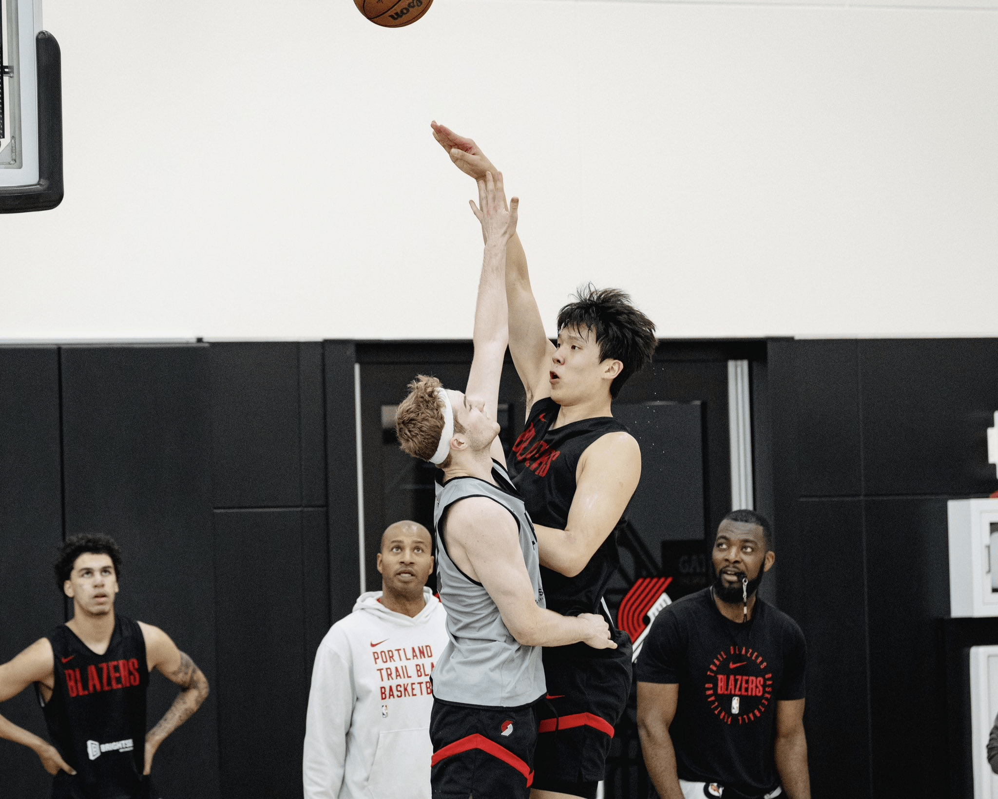 包含斯普利特观战开拓者比赛,今夏曾指导杨瀚森训练的词条 包含斯普利特观战开拓者比赛,今夏曾指导杨瀚森训练的词条