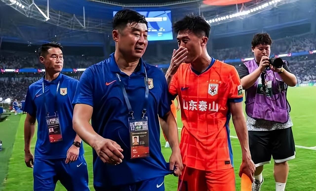 中超转会风向标：泰山队转会市场静悄悄，上海双雄重要球员离队！的简单介绍