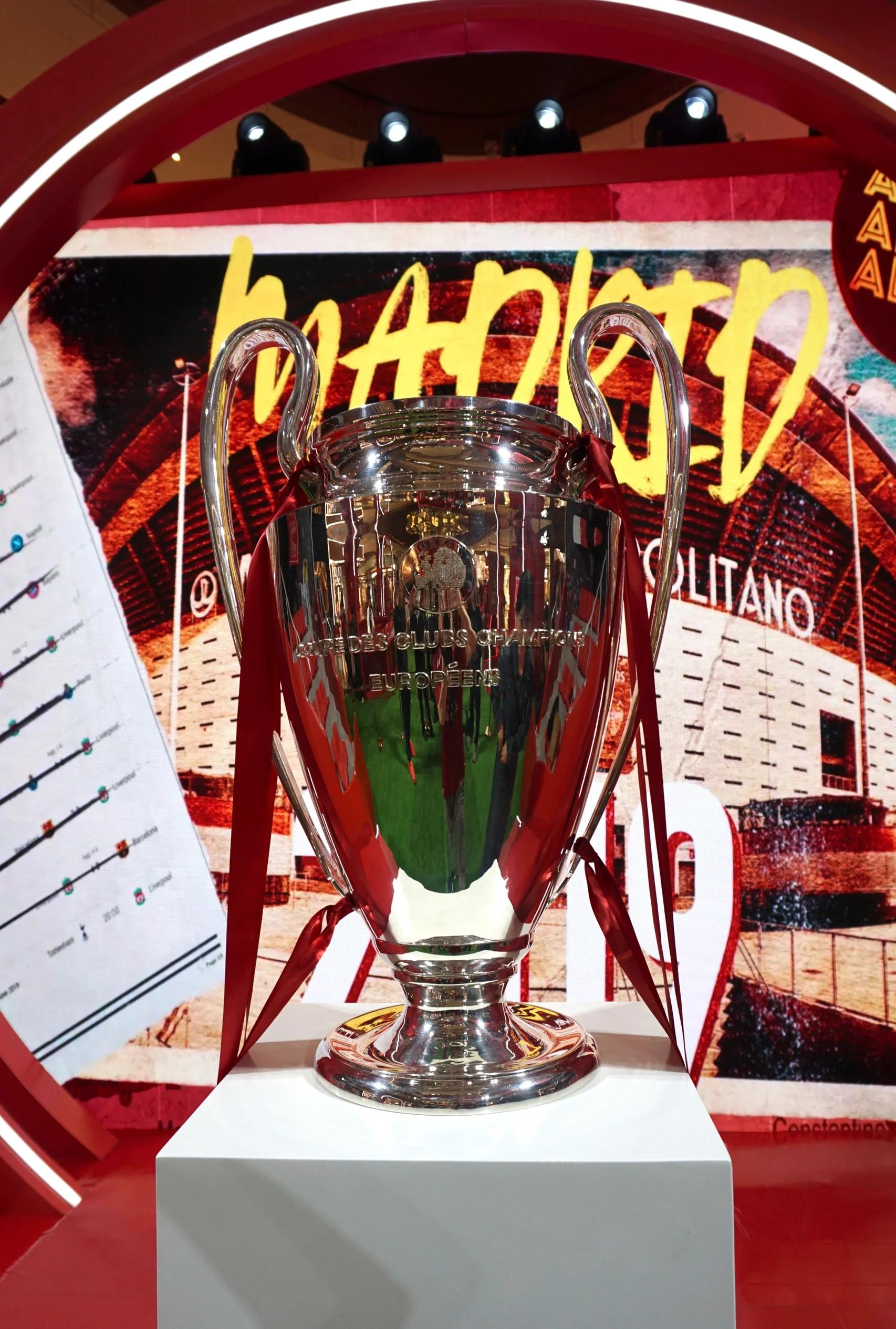 包含利物浦-中国香港之行花絮：中国球迷有多热情？的词条