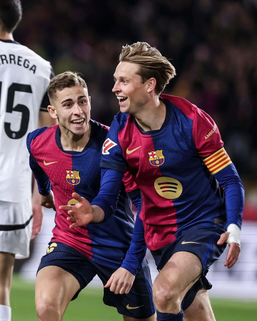 关于德容续约巴萨：中场核心再续辉煌，战术升级在即！的信息