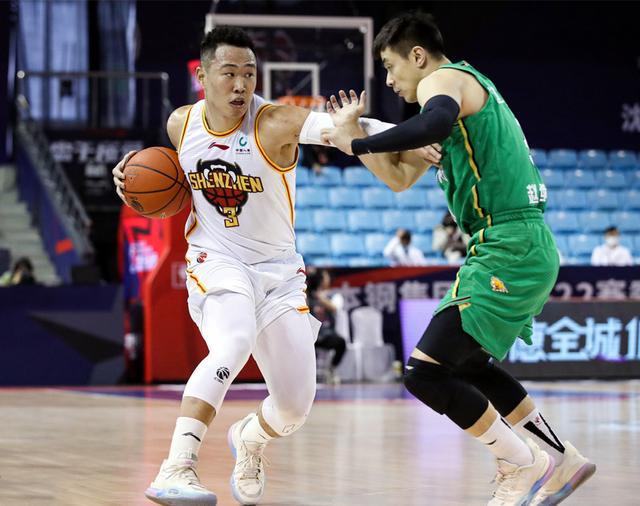 关于贺希宁29分杰隆-布朗27分深圳险胜辽宁送对手3连败的信息