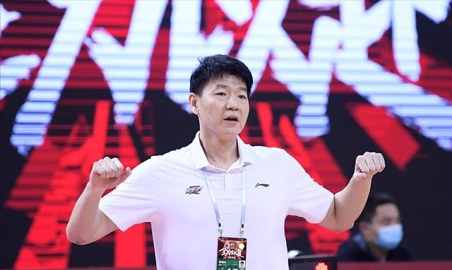 关于贺希宁29分杰隆-布朗27分深圳险胜辽宁送对手3连败的信息