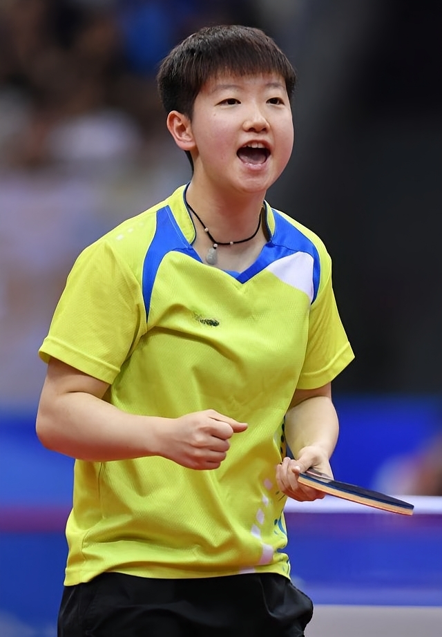 关于19岁孙颖莎替补出战3-2逆转伊藤美诚，助中国女乒卫冕世界杯的信息