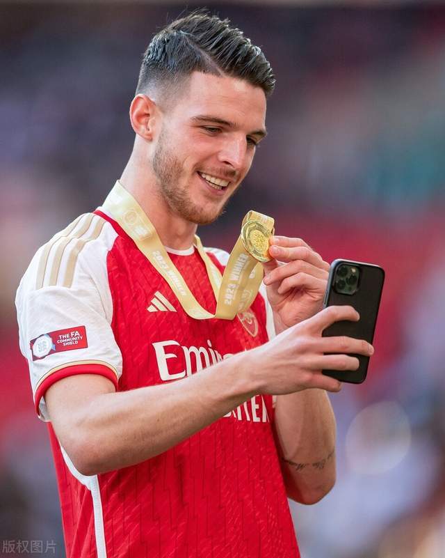 包含从0-1到3-2！赖斯双响救赎夜，阿森纳距冠军只差最后一步！的词条