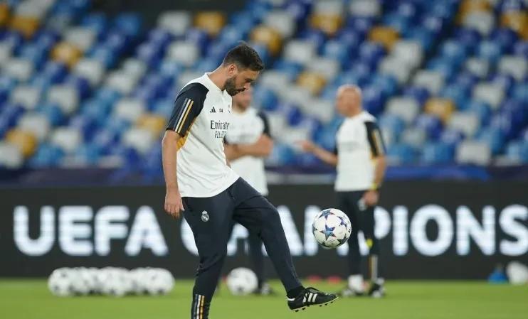 关于那不勒斯要求立即支付5000万+其余1年付清的信息