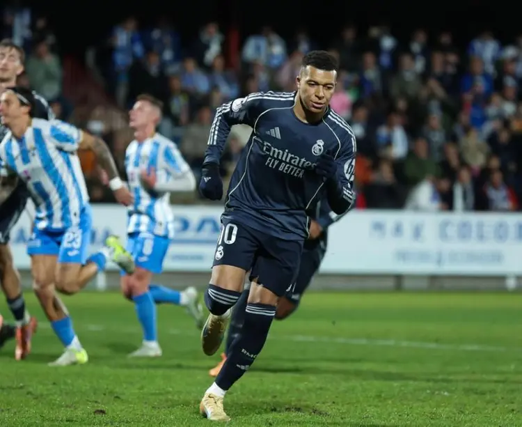 恭喜！巴黎首夺世界级冠军今年加冕6冠王史上第3队比肩巴萨拜仁的简单介绍