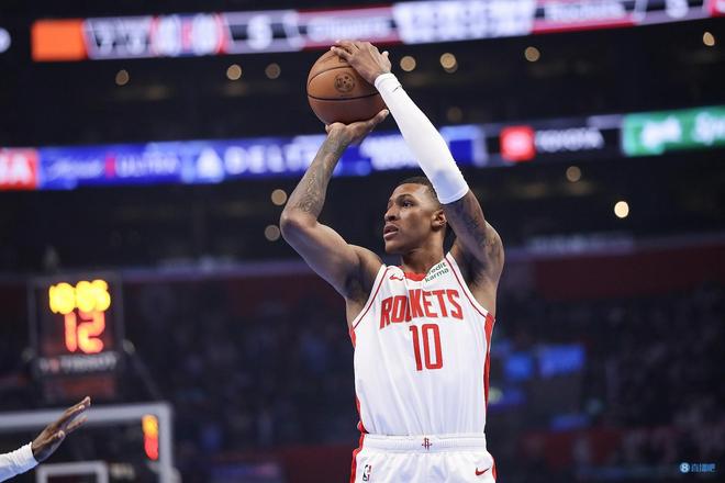 包含贾巴里-史密斯第9次出手终于投进，火箭再次追平独行侠的词条