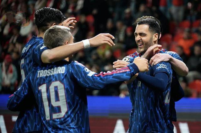 豪门悲喜夜：阿森纳3-2迎5连胜巴萨2-0豪取9连胜7分领跑尤文1-1的简单介绍