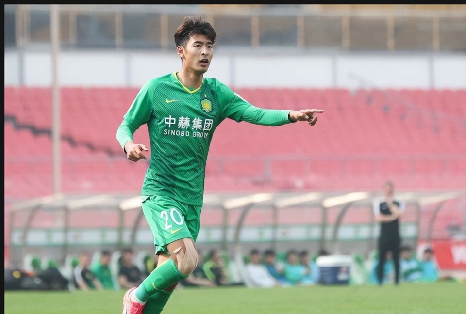包含重量级签约！北京国安国脚级中锋驰援成都蓉城，据传年薪500万的词条