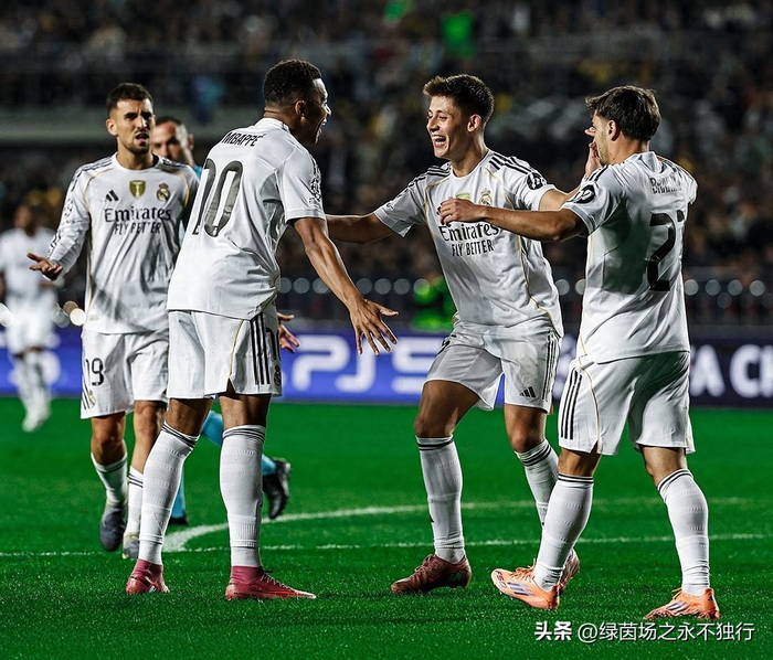 重磅引援！皇马计划3500万欧+2新星签施洛特贝克多特要7000万欧的简单介绍