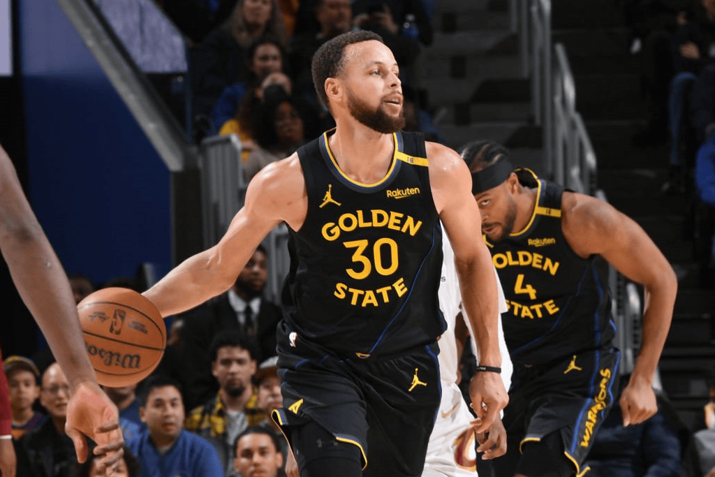 鲍威尔34分墨菲三世27分鹈鹕不敌热火7连败的简单介绍