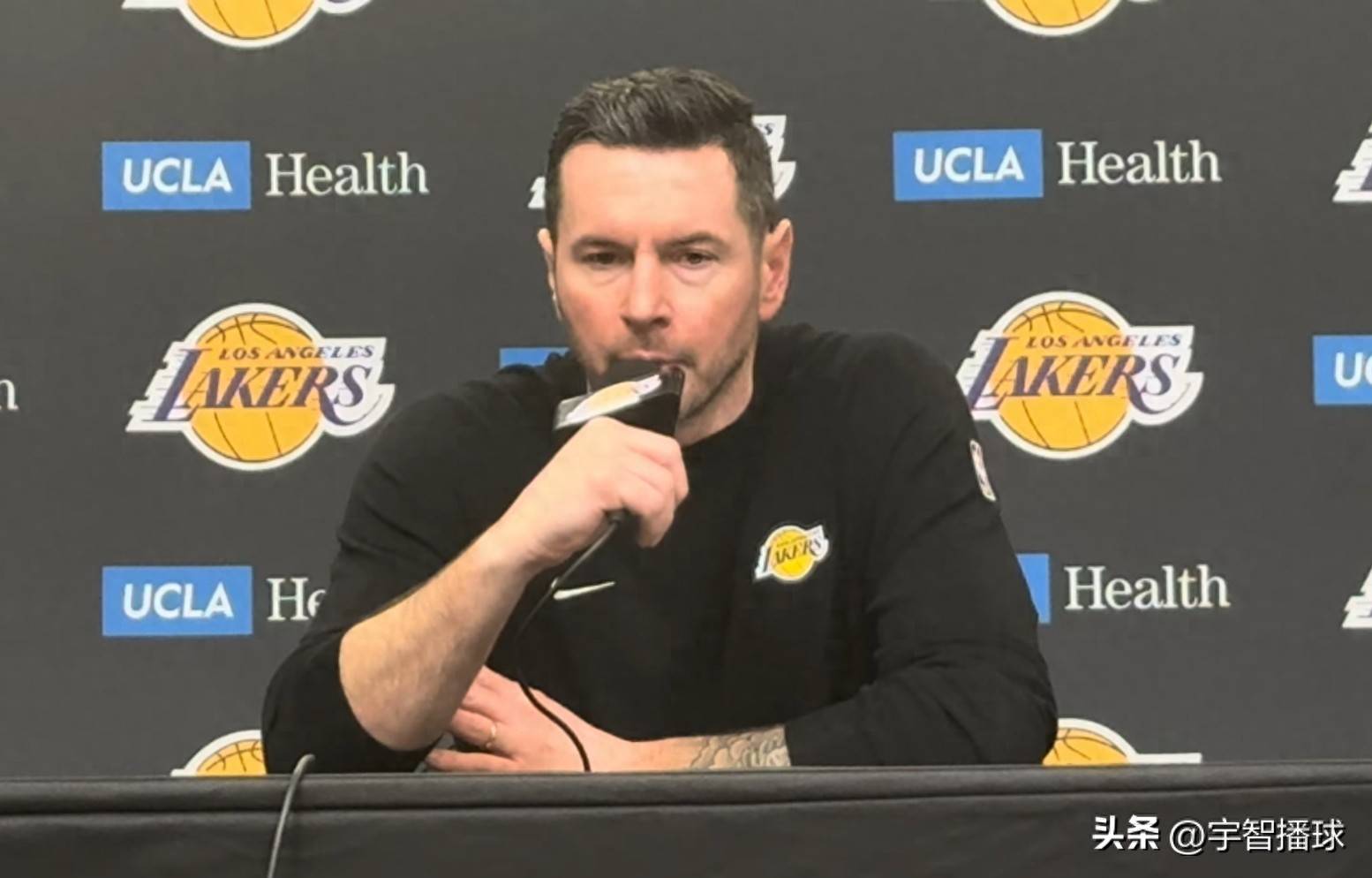 雷迪克：对我们来说最重要的就是保护好球权，尽快回防的简单介绍