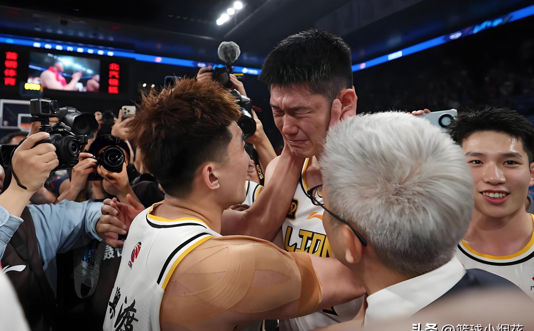 遭双杀，北京队揪出最令人失望之人！拿550万10中2，被胡金秋打爆的简单介绍