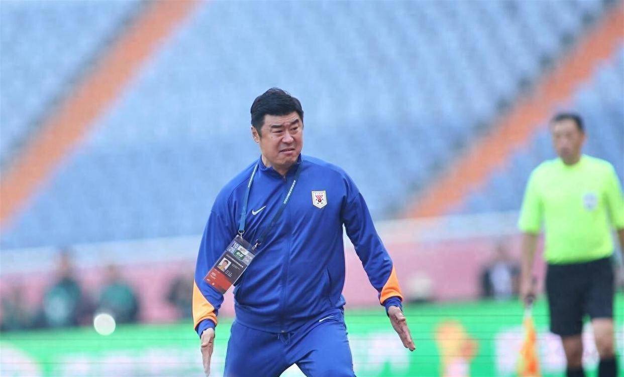 喜讯！鲁能队长和国安核心转会加盟郑智执教的青岛西海岸，值得期待的简单介绍