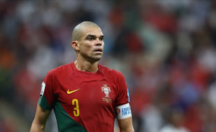 关于临危受命上演完美帽子戏法！贡萨洛是否值得更多机会？的信息