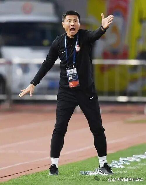 包含国足新帅正式亮相！邵佳一：我们的目标是晋级世界杯的词条