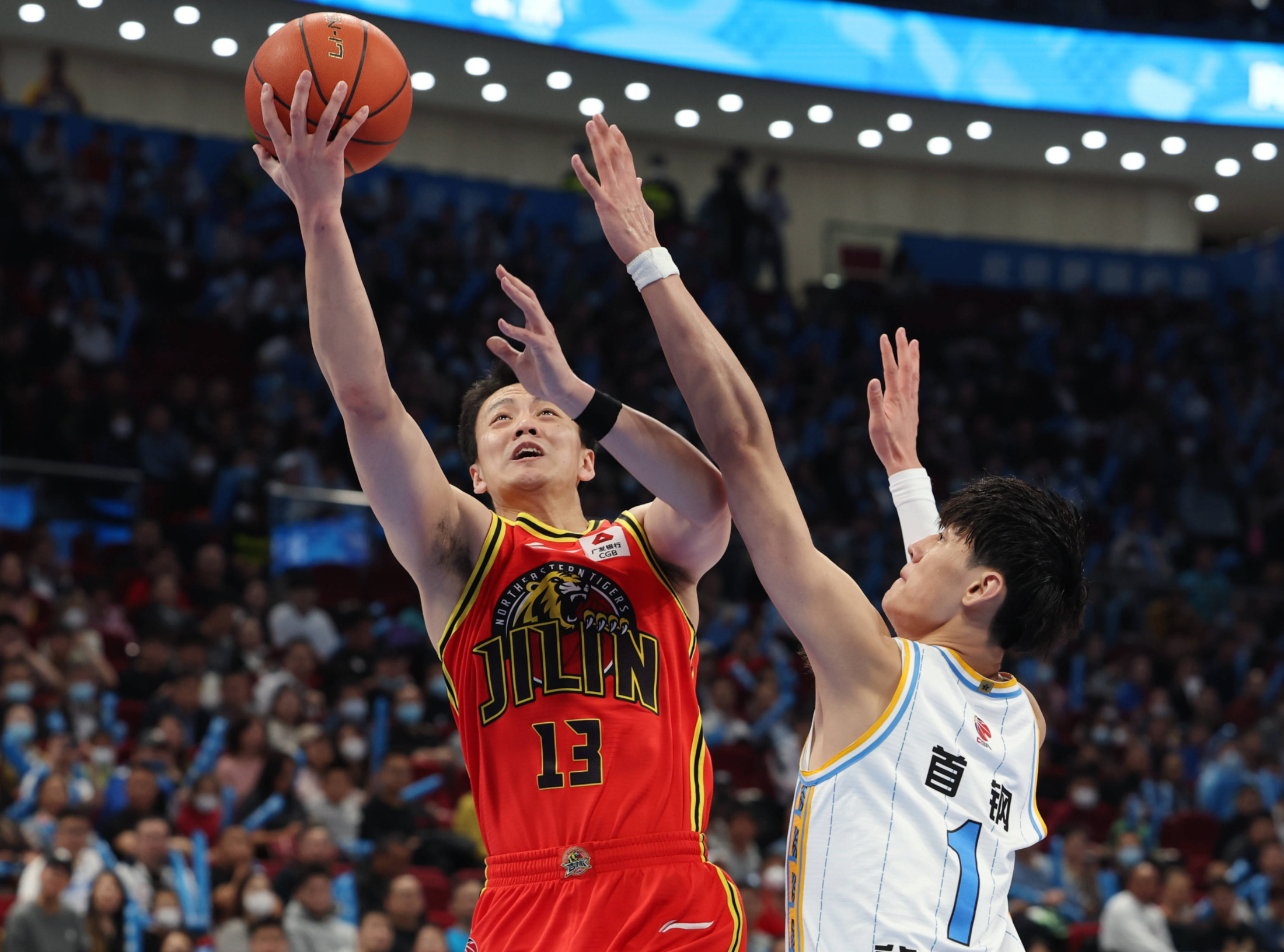 组图：CBA深圳主场击败浙江刘泽一突破分球的简单介绍
