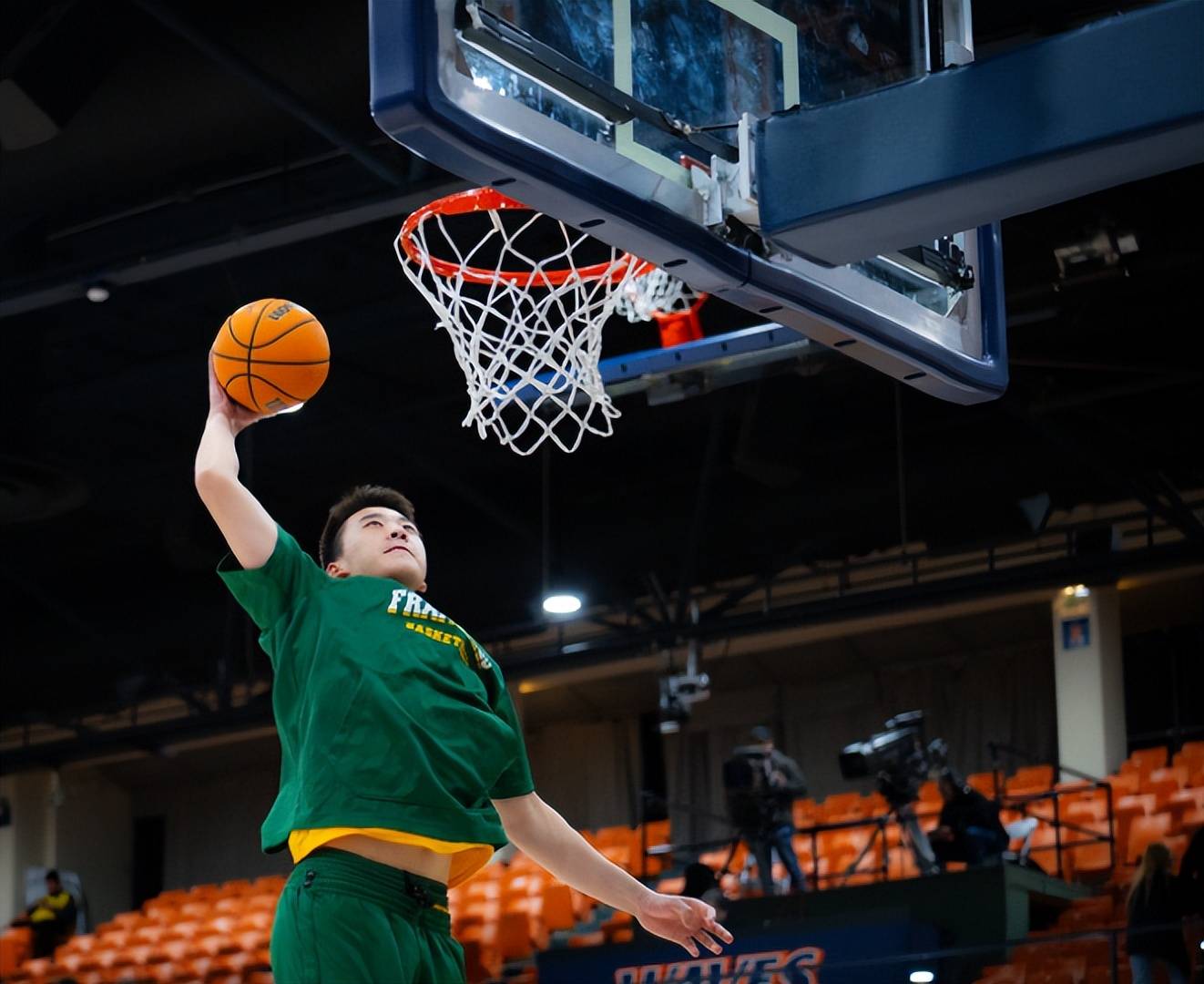 关于NCAA常规赛：王俊杰出战6分钟贡献4分，旧金山大学力克对手的信息