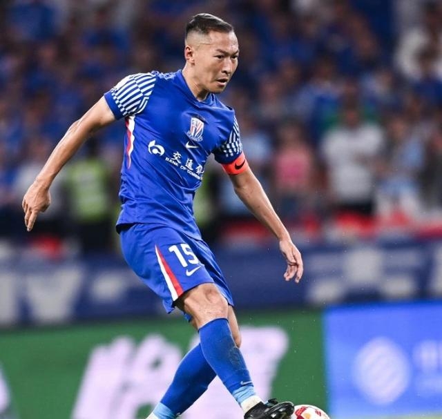 29岁射手加盟！上海申花转会动作多，中超新赛季格局充满变数的简单介绍